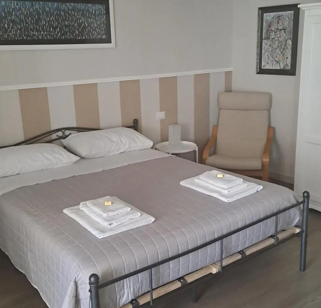 Cb House Holiday Pietrasanta Guest house